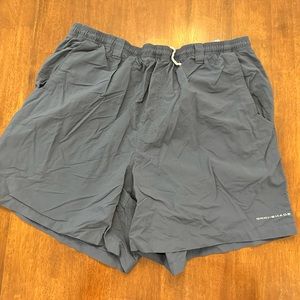 PFG SHORTS. SIZE XL. 6 INCH INSEAM.